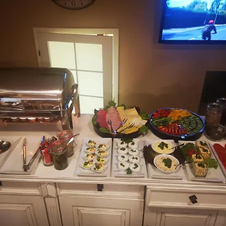 American House Hennela 3* Varsavia