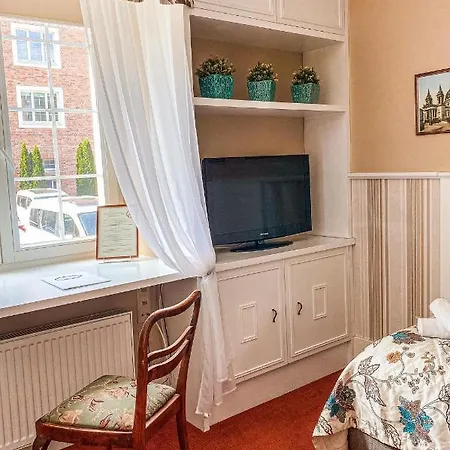 American House Hennela 3* Varsavia