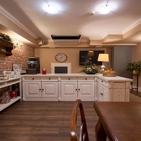 Bed & Breakfast American House Hennela 2*