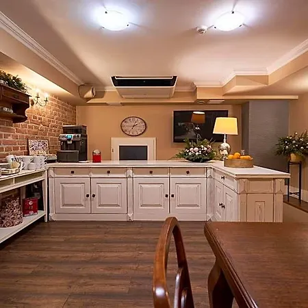 American House Hennela Bed & Breakfast