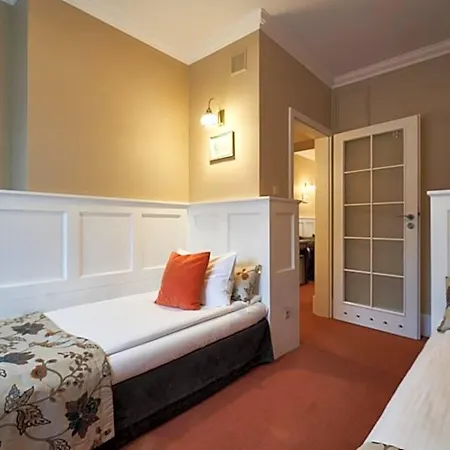 American House Hennela Bed & Breakfast