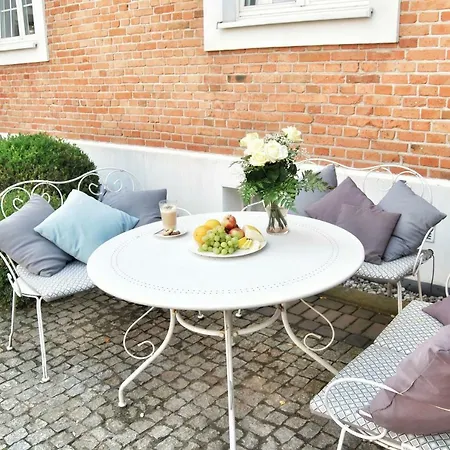 Bed & Breakfast American House Hennela 3*