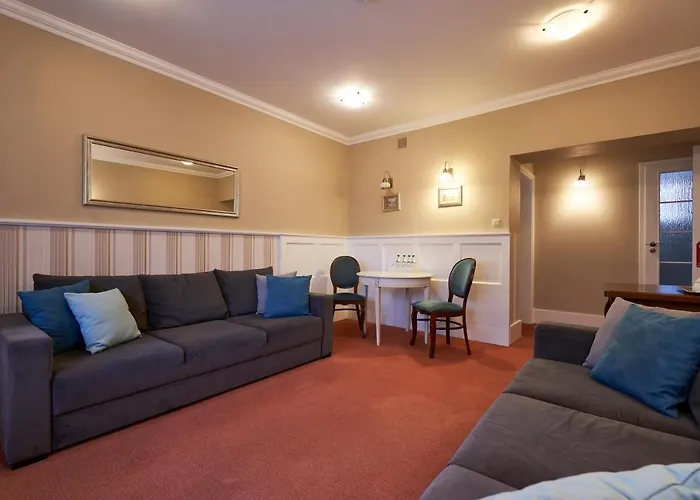 Bed & Breakfast American House Hennela Warsaw