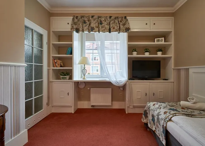 Bed & Breakfast American House Hennela Warsaw