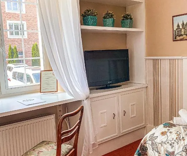 American House Hennela 3* Warsaw