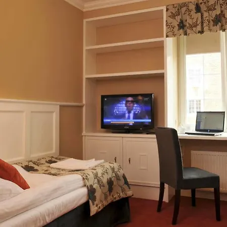 Bed & Breakfast American House Hennela Warschau